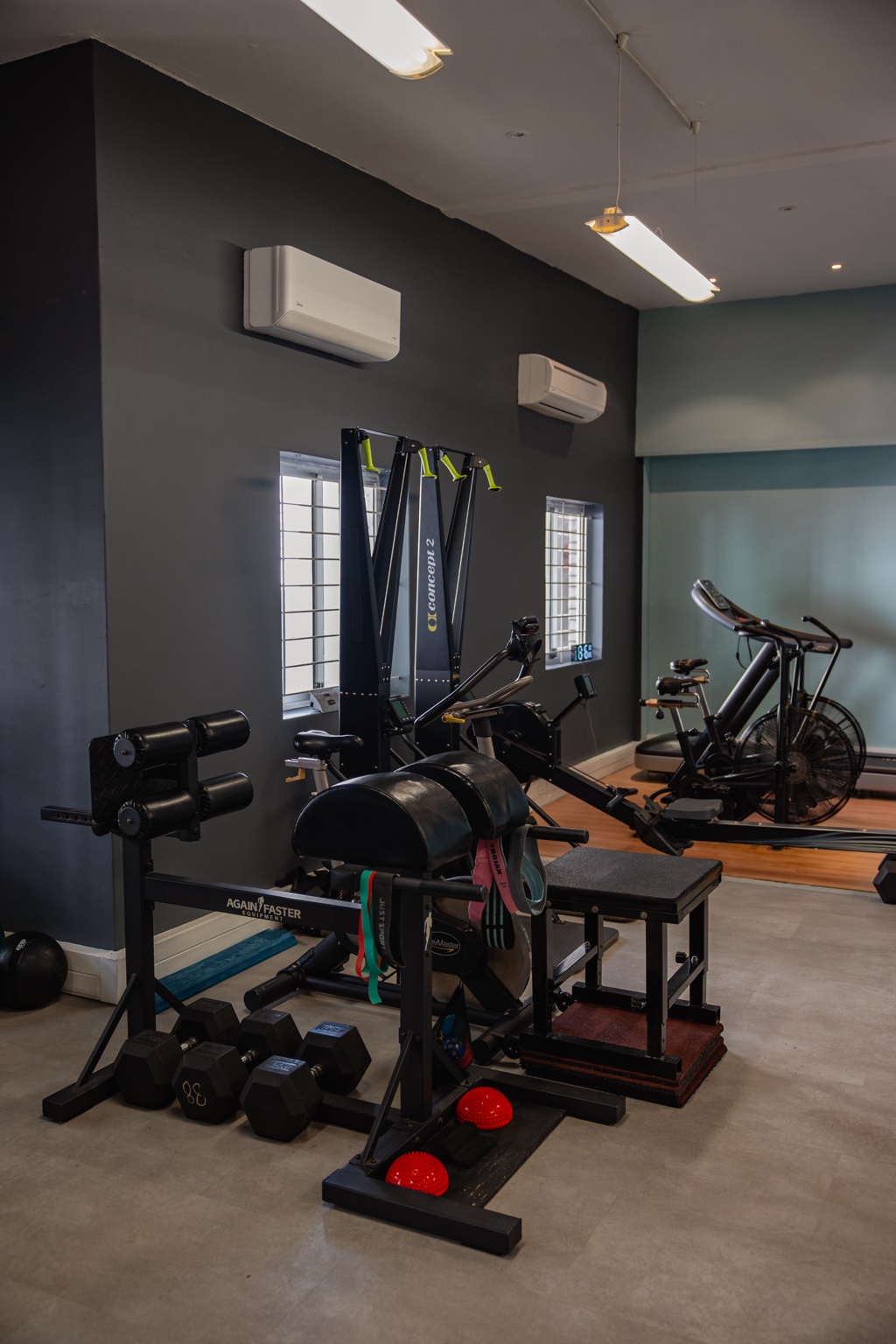 Strength and rehabilitation equipment at Wright & van Wyk Biokineticists